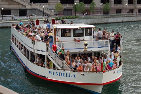 Wendella boats - Lake & River Architecture Tour. Chicago River Architecture Tour (90 minutes) Chicago River Architecture Tour (45 Minutes) Chicago Sunset Cruise. Chicago Fireworks Cruise. Wine & Cheese Cruise. Beer & BBQ Cruise. (312) 337-1446.